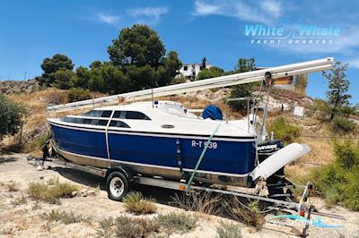 Macgregor 26M Segelbåt 2012, med Evinrude motor, Spanien