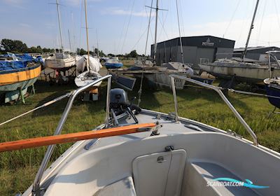 Spækhugger F Segelbåt 1980, med Yamaha F 8 FMHL  motor, Tyskland