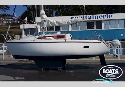 Wrighton Biloup 765 Segelbåt 1980, med Suzuki  motor, Frankrike