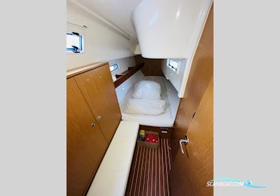 Bavaria 32 Cruiser Segelboot 2012, mit Volvo Penta D1-20F motor, Deutschland