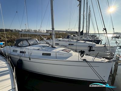 Bavaria 32 Cruiser Segelboot 2012, mit Volvo Penta motor, Niederlande