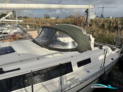 Bavaria 33 Cruiser Segelboot 2014, mit Volvo Penta motor, Niederlande