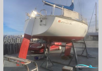 Beneteau First 25 Segelboot 1981, mit Johnson motor, Frankreich