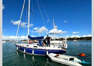 Contessa 32 Segelboot 1972, mit Beta 20 20Hp Inboard with 3 Blade Bronze propeller motor, England