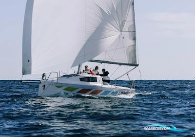 First 24 Segelboot 2022, mit Torqeedo motor, Spanien