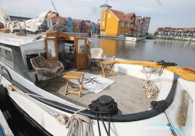 Skûtsje Segelboot 1915, mit Mercedes motor, Niederlande