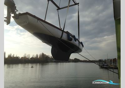 Tore Holm International 8mR Class Segelboot 1928, mit Evinrude motor, Deutschland