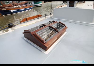 Traditional Platbodem Segelboot 1908, mit Ford motor, Niederlande