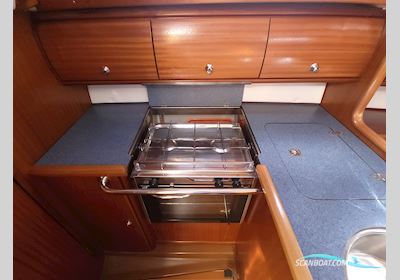 Bavaria 32 Cr Sejlbåd 2002, med Volvo Penta 2020 motor, Sverige