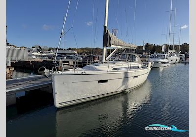 Bavaria Cruiser 37 Sejlbåd 2015, med Volvo Penta motor, England
