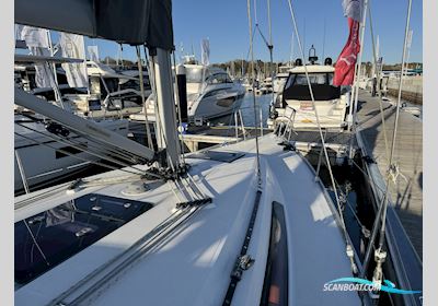Bavaria Cruiser 37 Sejlbåd 2015, med Volvo Penta motor, England