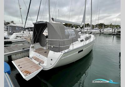 Bavaria Cruiser 37 Sejlbåd 2015, med Volvo Penta motor, England