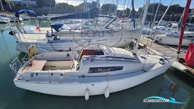 Beneteau First 24 Quille Relevable Sejlbåd 1984, med Suzuki motor, Frankrig