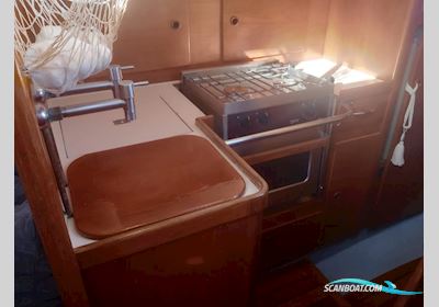 Contest 32 Sejlbåd 1982, med Beta Marine motor, Spanien