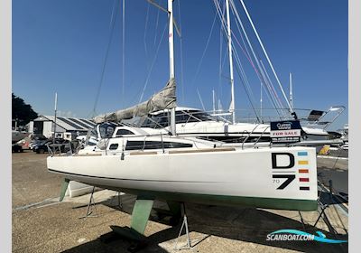 Django 770 Sejlbåd 2018, med Yamaha motor, England