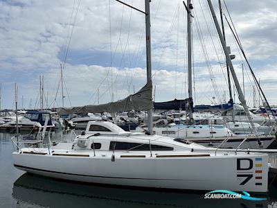 Django 770 Sejlbåd 2018, med Yamaha motor, England
