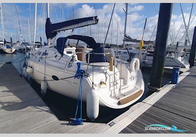 Elan 348 Sejlbåd 2008, med New Volvo Penta D2-40B 39Hp with Saildrive and 3 Blade propeller motor, England