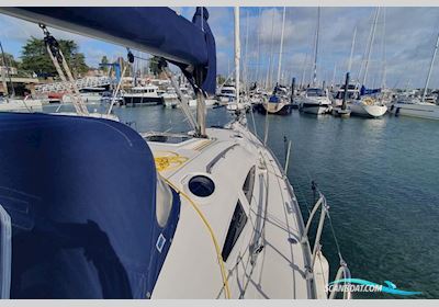 Elan 348 Sejlbåd 2008, med New Volvo Penta D2-40B 39Hp with Saildrive and 3 Blade propeller motor, England