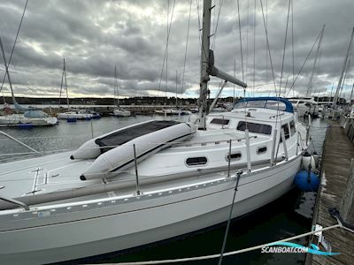 Finnrose 45 Deck Saloon Sejlbåd 1976, med Perkens 354
 motor, Danmark