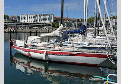 Helmsman 35 Sejlbåd 1982, med Bukh DV 36
 motor, Danmark