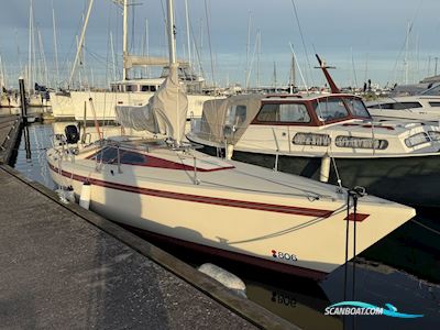 International 806, Solgt Sejlbåd 1987, med Mercury motor, Danmark