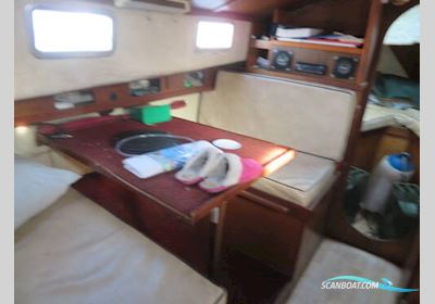Island Plastics 24 Sejlbåd 1980, med Yanmar 2QM15 motor, England