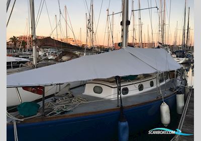 Swiftsure 33 – Centerboard Drop Keel (Draft 1 meter keel up) Sejlbåd 1962, med Yanmar 2GM 20 motor, Portugal
