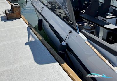 Finnmaster T8 Sportboten 2022, met Y a m a h a   F 3 0 0 X C B , 4 - T a k t, DBW, Hvid motor, Denemarken