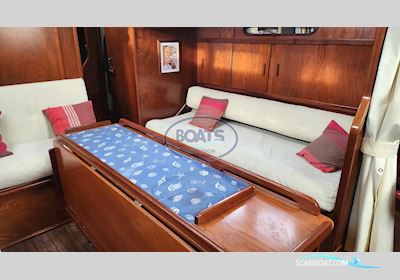 Amel Maramu Zeilboten 1988, met Perkins motor, France