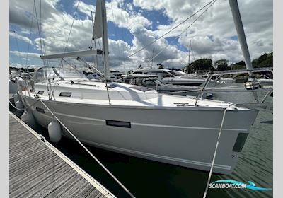 Bavaria 36 Cruiser Zeilboten 2013, met Volvo Penta motor, United Kingdom