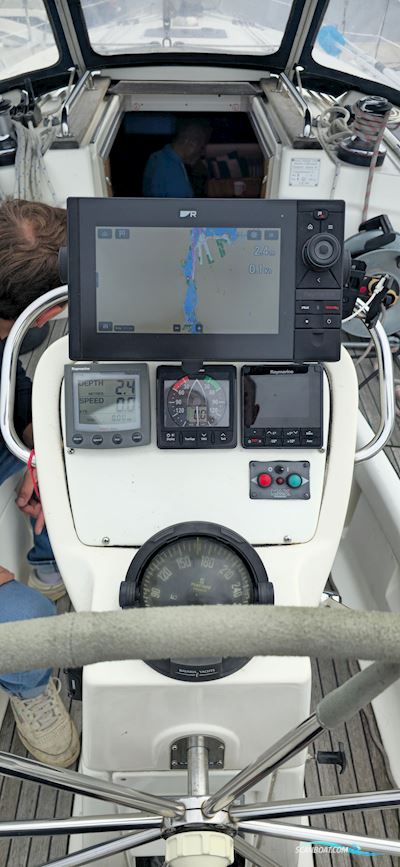 Bavaria 38 Mit Liegeplatz Und Winterlager, Rostock Zeilboten 2004, met Volvo Penta MD 2030 motor, Duitsland