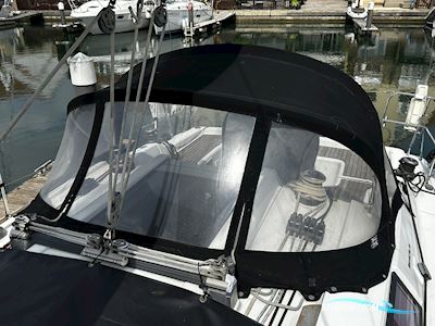 Beneteau Oceanis 31 Zeilboten 2012, met Yanmar motor, United Kingdom