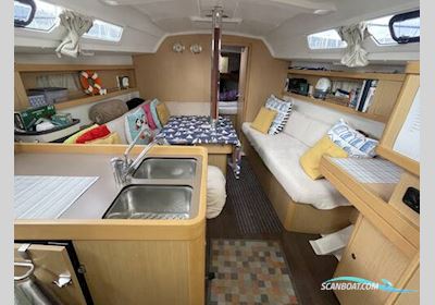 Beneteau Oceanis 34 Zeilboten 2015, met Yanmar 3YM30 motor, United Kingdom