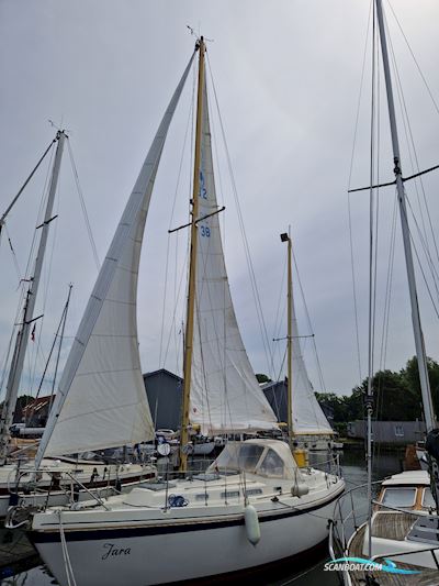 Contest 32 CS Zeilboten 1979, met Volvo Penta motor, The Netherlands