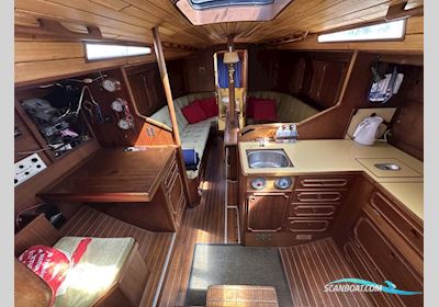 Helmsman 35 Zeilboten 1982, met Bukh DV 36
 motor, Denemarken