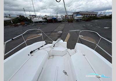 Hunter  Legend 240 Zeilboten 1999, met Yamaha motor, United Kingdom