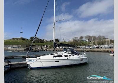 Hunter Legend 326 Zeilboten 2003, met Yanmar 2GM2093 motor, United Kingdom