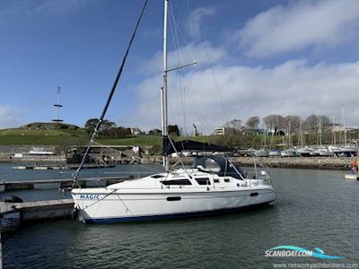 Hunter Legend 326 Zeilboten 2003, met Yanmar 2GM2093 motor, United Kingdom