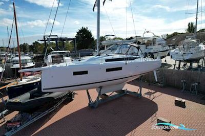 Jeanneau Sun Odyssey 350 Zeilboten 2025, met Yanmar 3YM30 motor, United Kingdom