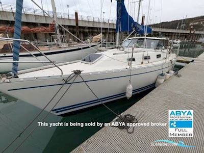 LM Vitesse 33 Zeilboten 1990, met Volvo Penta D1-30 motor, United Kingdom