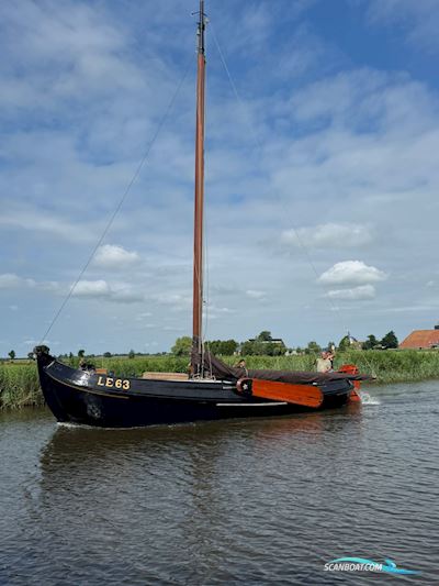 Lemsteraak Visserman - LE 63 Elisabeth Zeilboten 1904, met Daf motor, The Netherlands