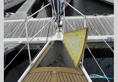 Piewiet 1050 Zeilboten 1980, met Volvlo Penta motor, The Netherlands