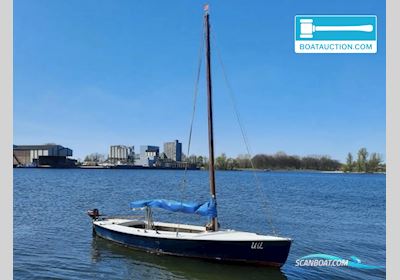 Polyvalk 700 Zeilboten 2024, met Mercury motor, The Netherlands