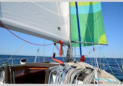 Pouvreau Romanee Zeilboten 1976, met Volvo Penta motor, Spain