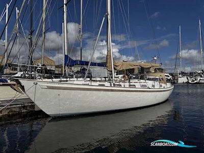 Rival 41 AC Zeilboten 1980, met Perkins Sabre Diesel motor, United Kingdom