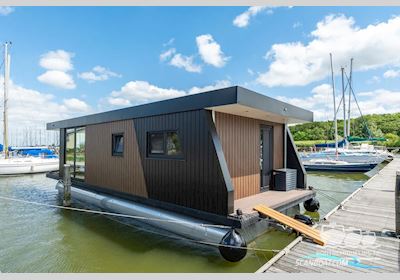 SL Houseboat Marina Den Oever, Inclusief Ligplaats Zeilboten 2024, The Netherlands