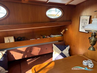 Staverse Jol 9.00 (Scheepsbouwers Werkendam) Zeilboten 2006, met Vetus Diesel motor, The Netherlands