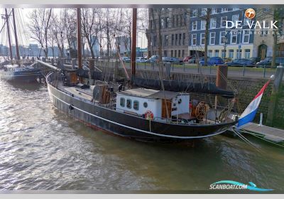 Zeillogger 27 M Zeilboten 1910, met Iveco motor, The Netherlands