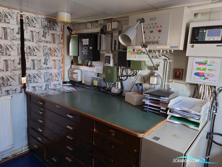 Passagerarskolmotorskepp M/S Origo Smyr