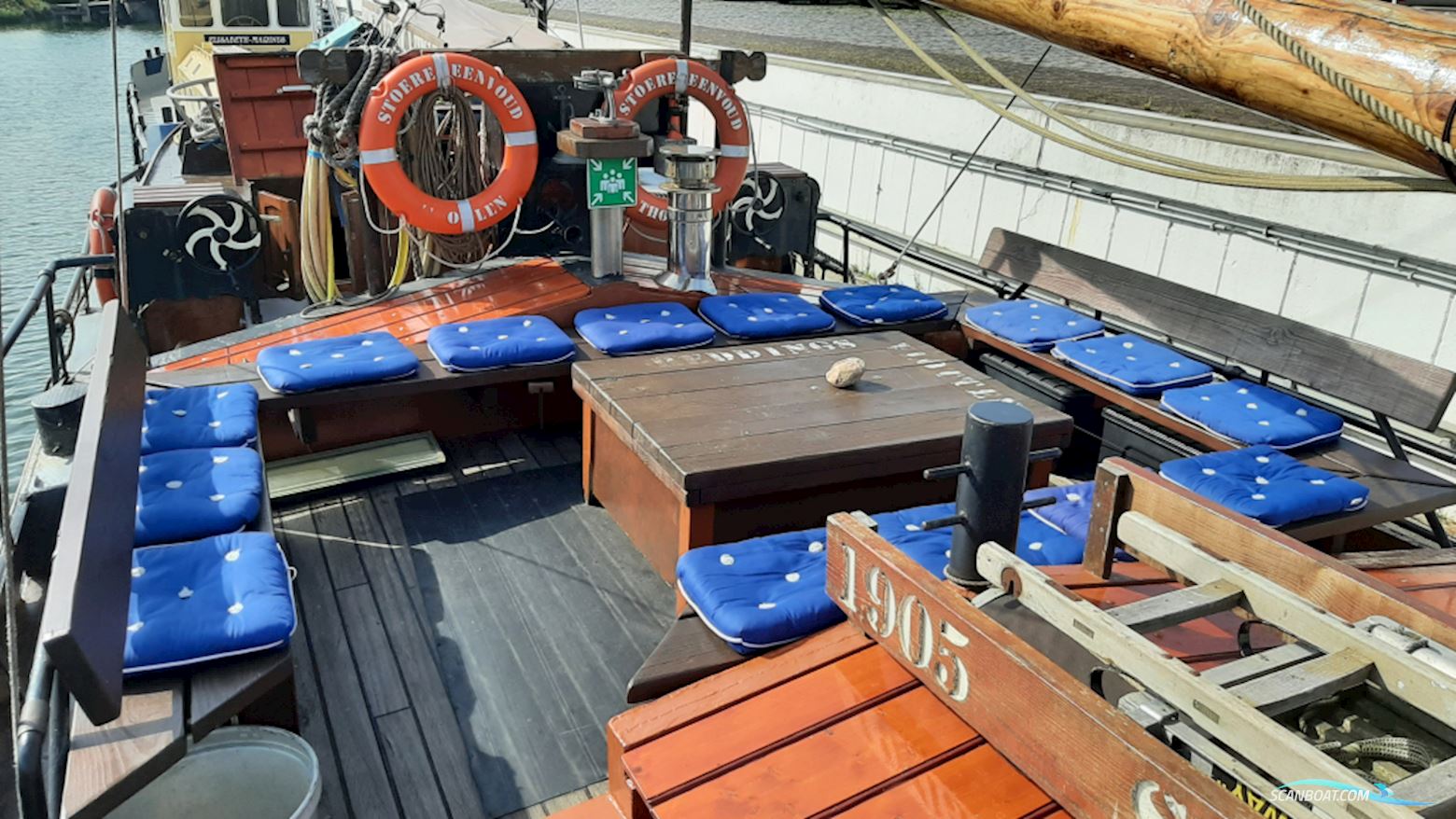 Tjalk Woonschip ex charter